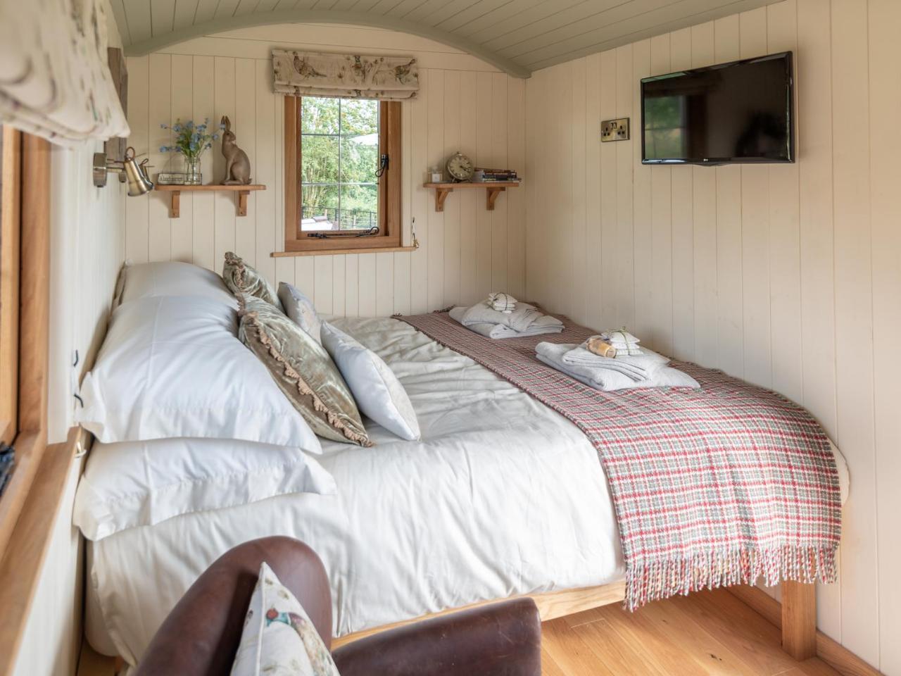 Villa Padarn'S Hut à Llanbadarn Fynydd Extérieur photo